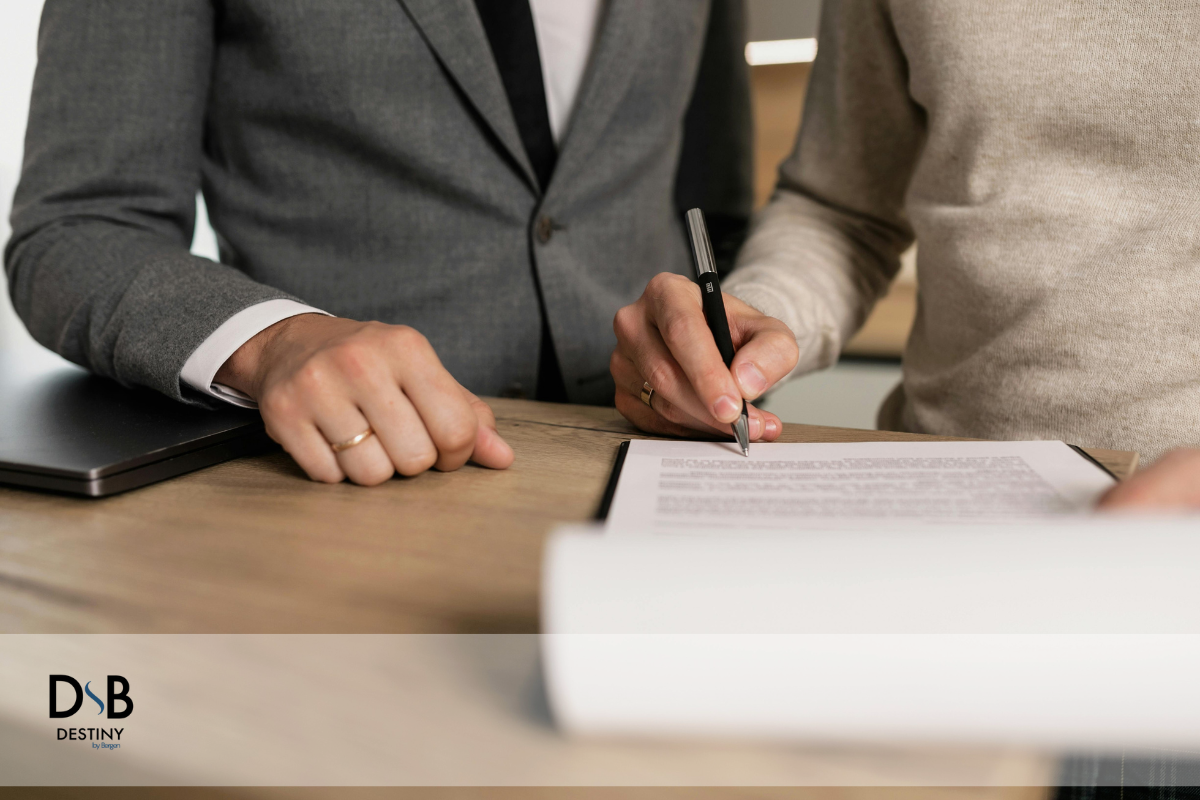 Ayudamos a Comprar un Inmueble en España. Foto de Alena Darmel. Pexels.