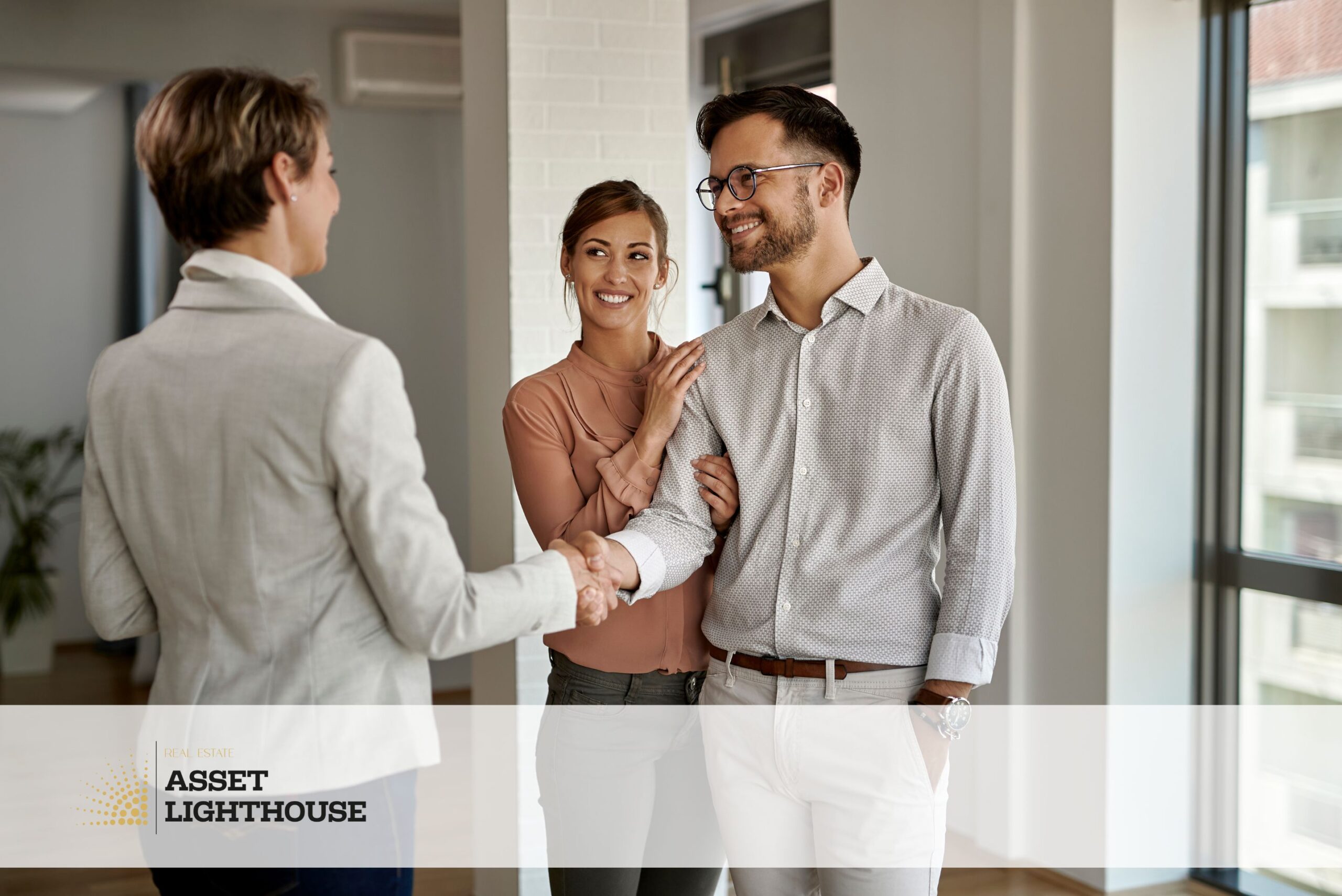 Más de 20 Años de Éxito Inmobiliario. Con más de 20 años de trayectoria, somos una promotora inmobiliaria con experiencia en Costa del Sol (promotora inmobiliaria Costa del Sol) y Costa Blanca. 